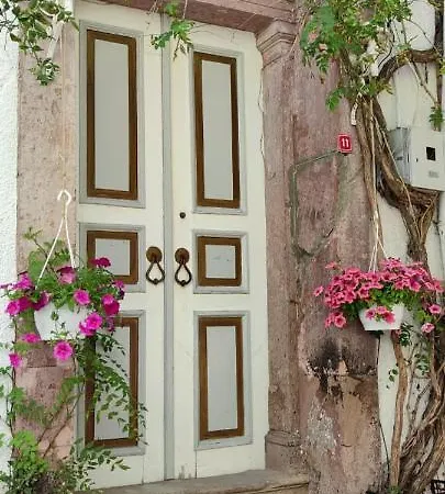 Hayat Alti Konukevi & Butik Ayvalı