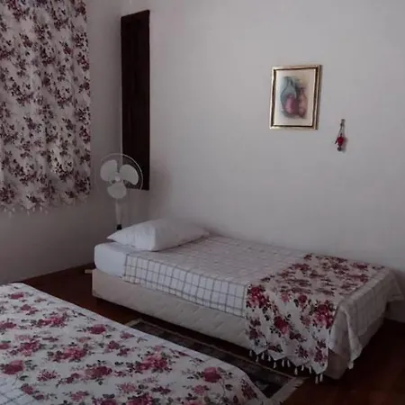 Hayat Alti Konukevi & Butik Affittacamere *