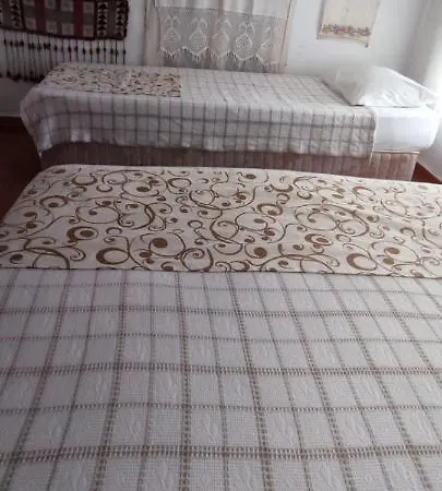 Hayat Alti Konukevi & Butik Ayvalik